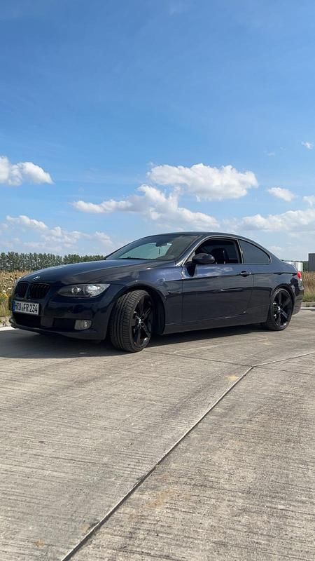 Blau Gebraucht 2006 BMW 325 Coupé | 8.500 € - Bild 1/4