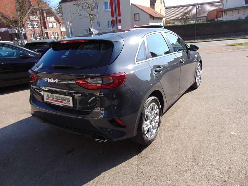 Neu Kia Ceed Vision 140 PS (102 kW) 2026 (h8g) pentametal met. Kleinwagen