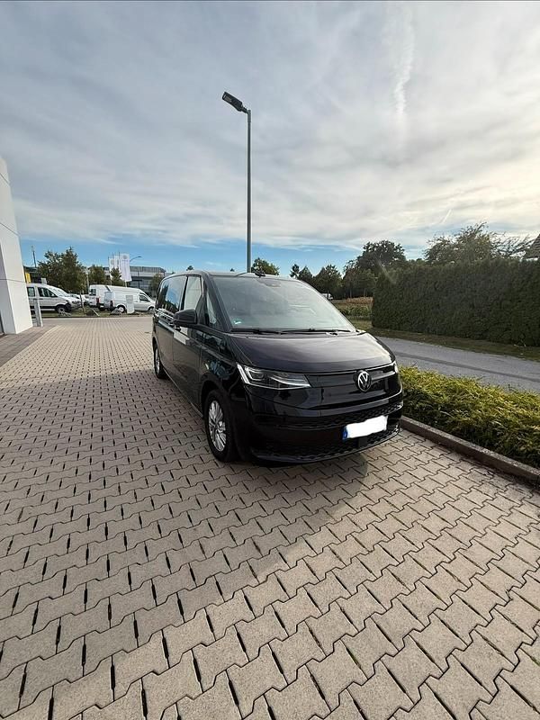 Schwarz Gebraucht 2022 VW T7 Van | 44.900 € (Guter Preis) - Bild 1/3