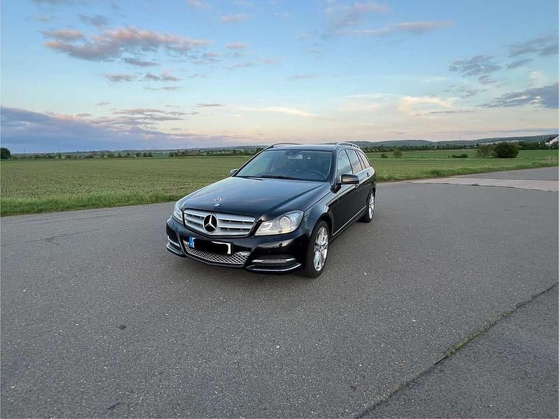 Schwarz Gebraucht 2013 Mercedes C220 Avantgarde Kombi | 8.250 € (Etwas zu teuer) - Bild 1/4