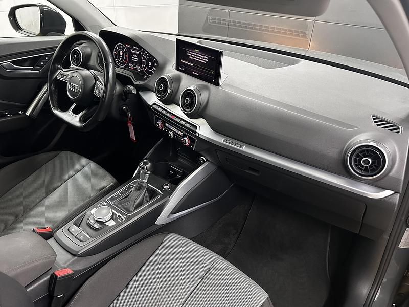 Gebraucht Audi Q2 Comfort 150 PS (110 kW) 2017 Metallic SUV