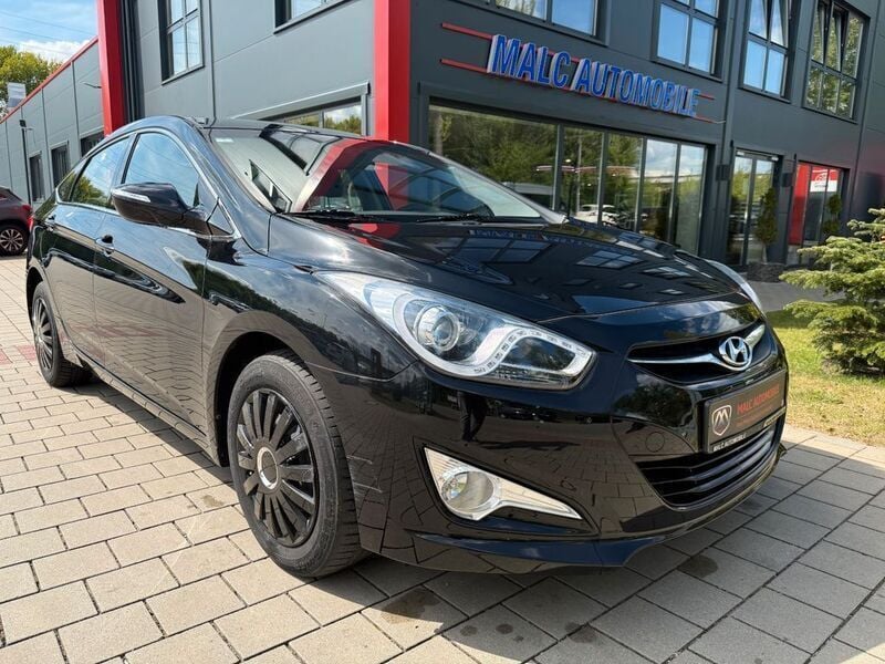 Schwarz Gebraucht 2013 Hyundai i40 Comfort Limousine | 9.999 € (Fairer Preis) - Bild 1/4
