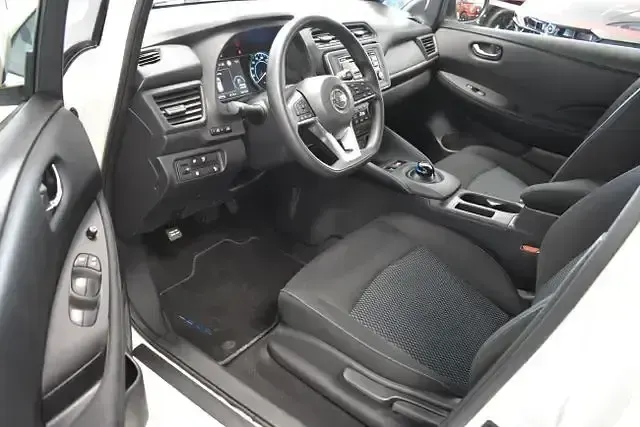 Gebraucht Nissan Leaf 110 kW (150 PS) 2023 Weiß Kleinwagen