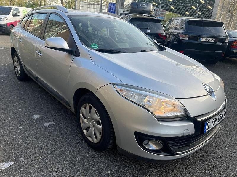 Gebraucht Renault Mégane III Dynamique 110 PS (80 kW) 2012 Grau Limousine