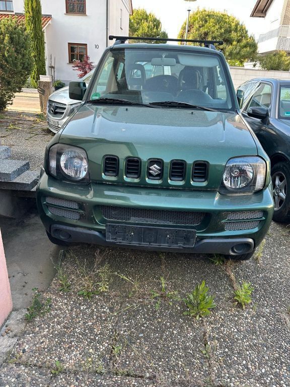 Grün Gebraucht 2010 Suzuki Jimny SUV | 11.000 € (Etwas zu teuer) - Bild 1/4
