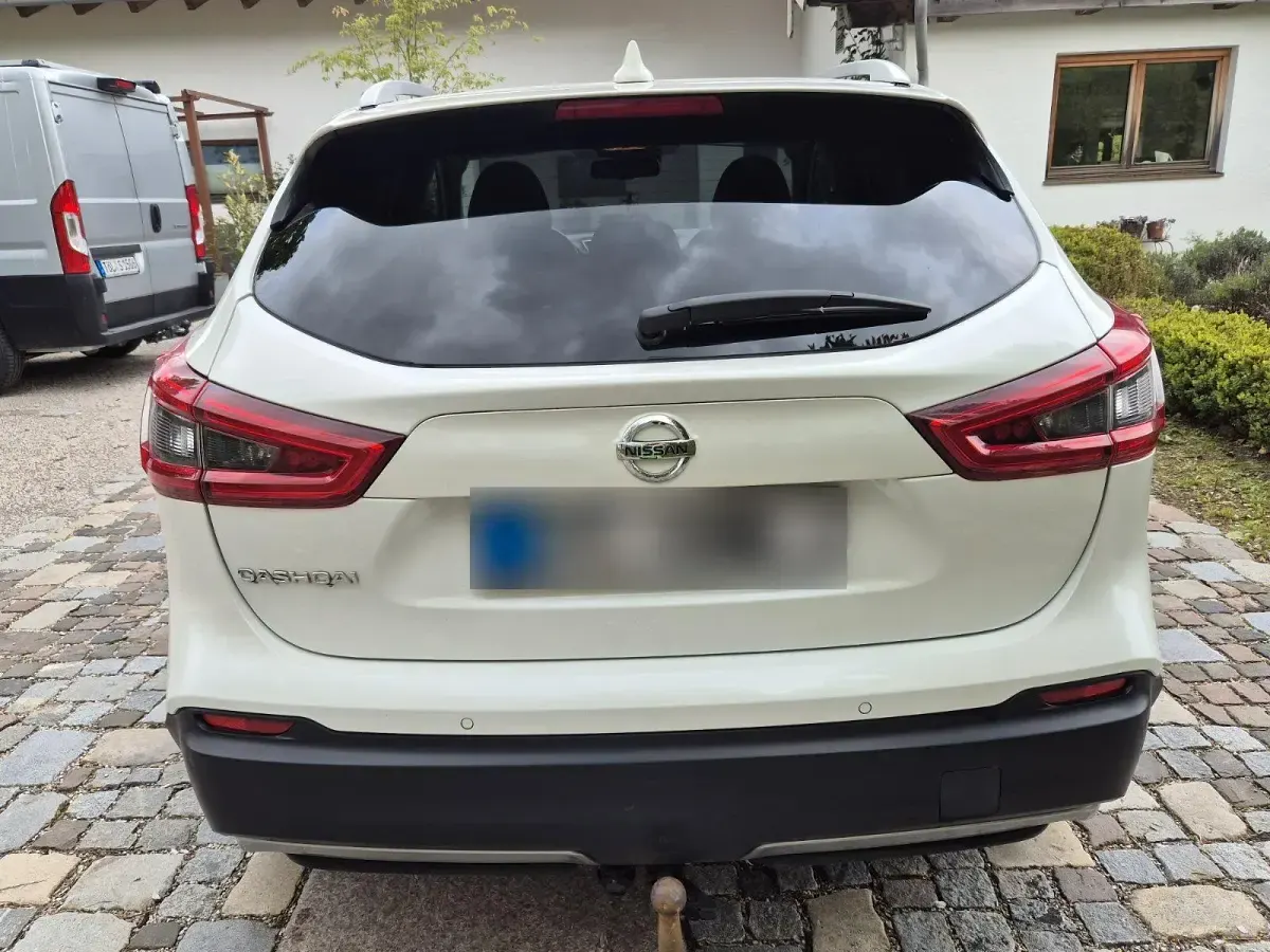 Gebraucht Nissan Qashqai 115 PS (84 kW) 2017 Weiß SUV