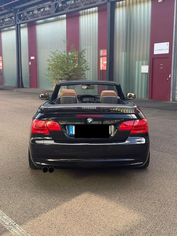 Gebraucht BMW 325 Cabriolet 218 PS (160 kW) 2010 Schwarz Cabrio