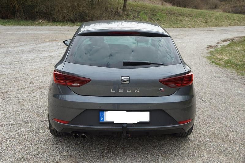Gebraucht Seat Leon FR 150 PS (110 kW) 2017 Grau Limousine
