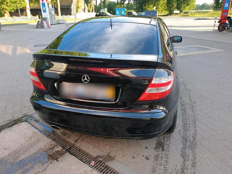 Gebraucht Mercedes C320 214 PS (157 kW) 2004 Schwarz Coupé