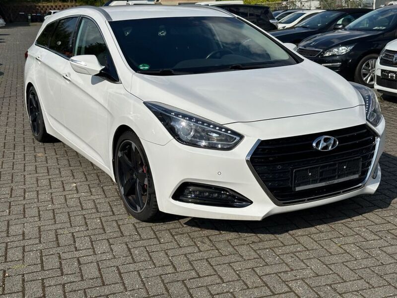 Weiß Gebraucht 2017 Hyundai i40 Trend Kombi | 8.800 € (Fairer Preis) - Bild 1/4