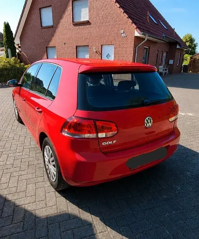 Gebraucht VW Golf VI Trendline 80 PS (58 kW) 2009 Rot Kleinwagen