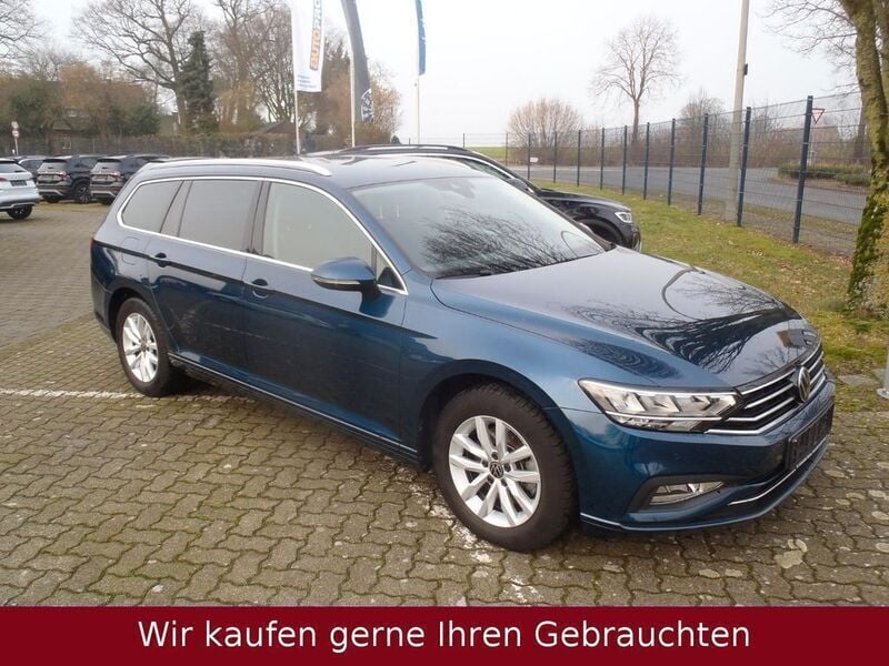 Aquamarinblau metallic (metallic) Gebraucht 2023 VW Passat Business Kombi | 27.999 € (Superpreis) - Bild 1/4
