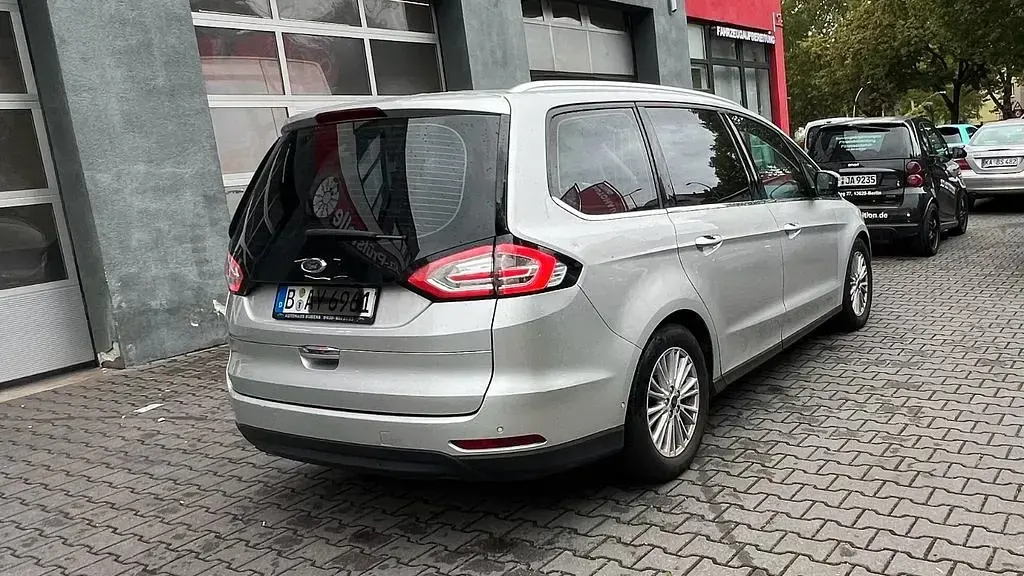 Gebraucht Ford Galaxy Titanium 150 PS (110 kW) 2015 Silber Van / Kleinbus
