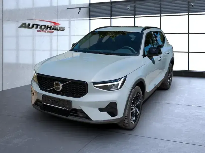 Gebraucht Volvo XC40 Plus 163 PS (119 kW) 2024 Grau SUV