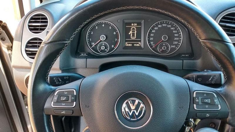 Gebraucht VW Golf Plus Cross Life 122 PS (89 kW) 2014 Silber Van / Kleinbus