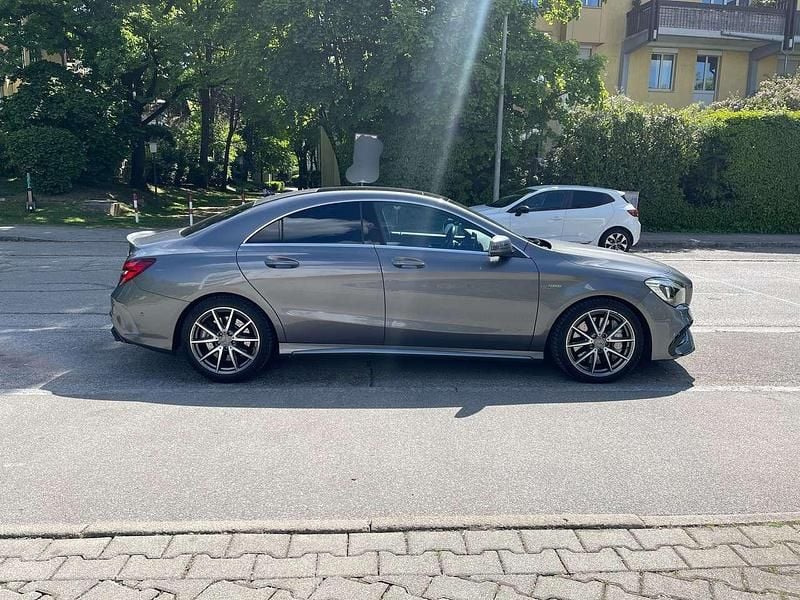Grau Gebraucht 2017 Mercedes CLA45 AMG AMG Coupé | 31.900 € (Fairer Preis) - Bild 1/4