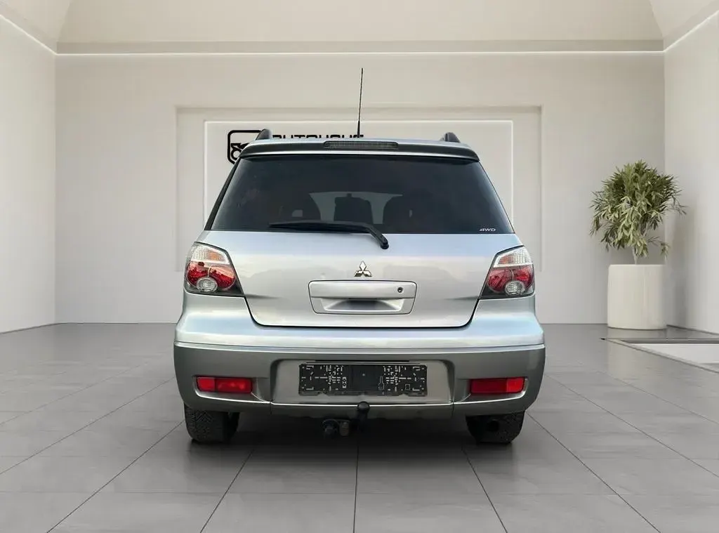 Gebraucht Mitsubishi Outlander Intense 160 PS (117 kW) 2005 Silber SUV