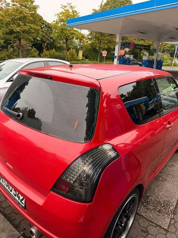 Gebraucht Suzuki Swift 92 PS (67 kW) 2005 Rot Kleinwagen