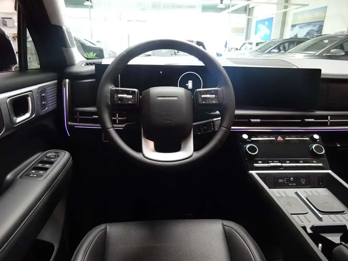 Gebraucht Hyundai Santa Fe Intro Edition 215 PS (158 kW) 2025 Abyss black / mic SUV