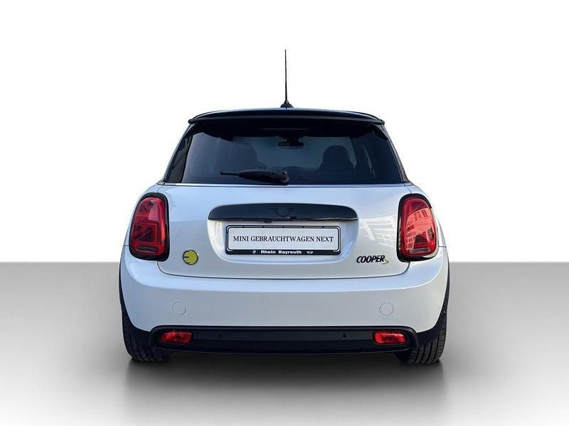Gebraucht Mini Cooper SE 135 kW (184 PS) 2023 Nanuq white metallic Kleinwagen