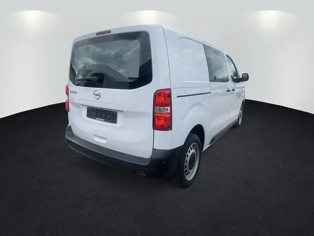 Gebraucht Opel Vivaro 144 PS (105 kW) 2024 Weiss icy Van / Kleinbus