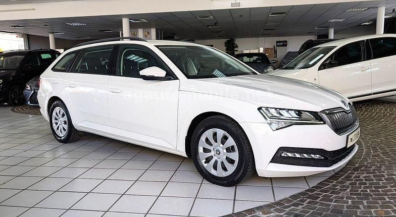 Weiß Gebraucht 2020 Skoda Superb Active Kombi | 16.999 € (Etwas zu teuer) - Bild 1/4