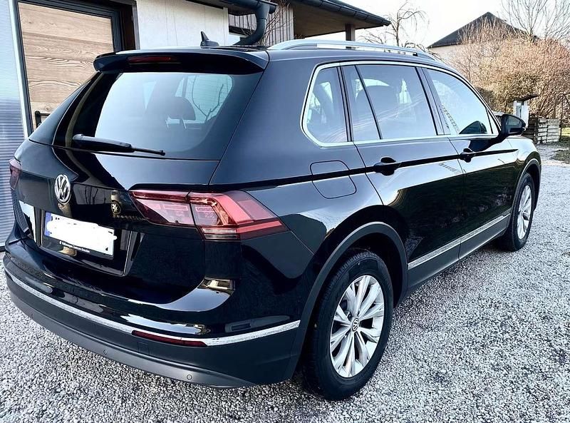 Gebraucht VW Tiguan 150 PS (110 kW) 2020 Schwarz SUV