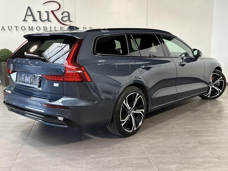 Gebraucht Volvo V60 Plus 398 PS (292 kW) 2022 Denim blue Kombi