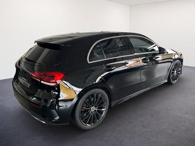 Nachtschwarz nachtschwarz Gebraucht 2019 Mercedes A250 AMG line Limousine | 28.405 € (Fairer Preis) - Bild 1/4