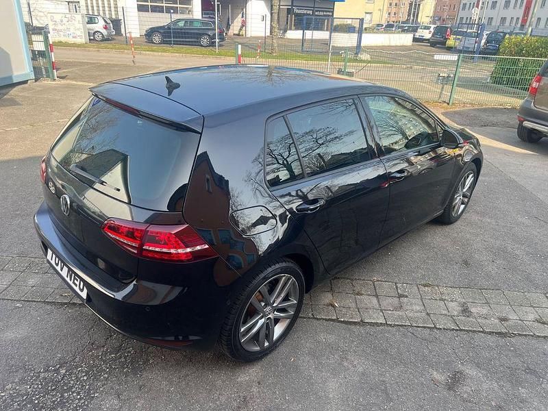 Gebraucht VW Golf VII Highline 125 PS (91 kW) 2017 Schwarz Limousine