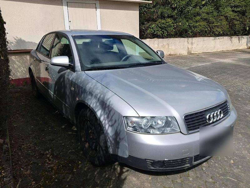 Gebraucht Audi A4 130 PS (95 kW) 2001 Silber Limousine