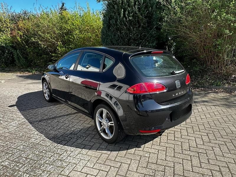 Second-hand Seat Leon 102 CP (75 kW) 2008 Negru Hatchback