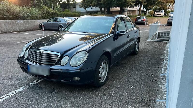Blau Gebraucht 2004 Mercedes E280 Limousine | 3.000 € (Superpreis) - Bild 1/4