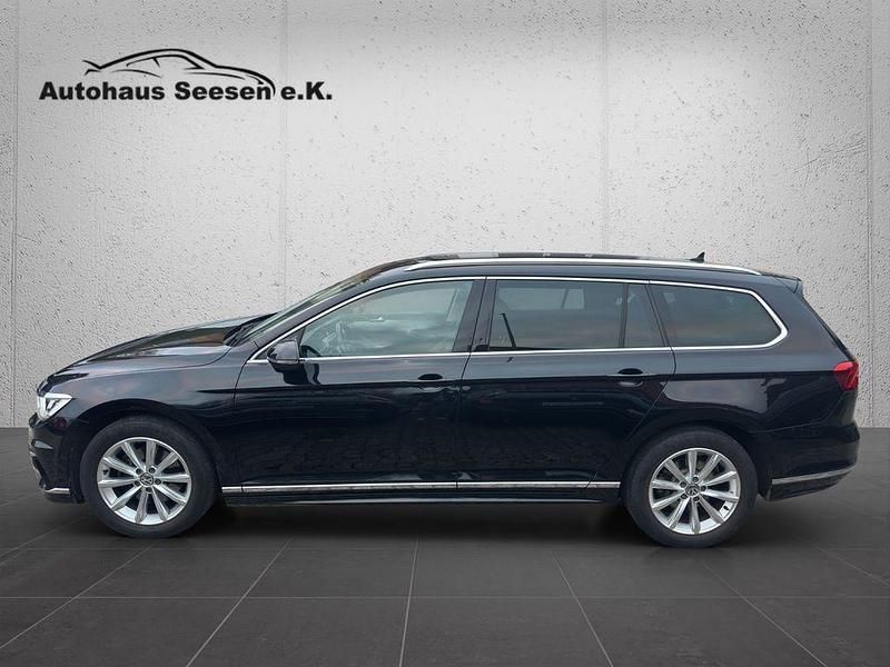 Gebraucht VW Passat Highline 150 PS (110 kW) 2019 Schwarz Kombi