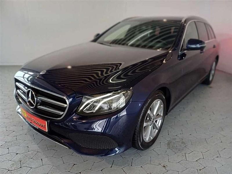 Gebraucht Mercedes E200 Avantgarde 197 PS (144 kW) 2020 Cavansitblau metallic Kombi
