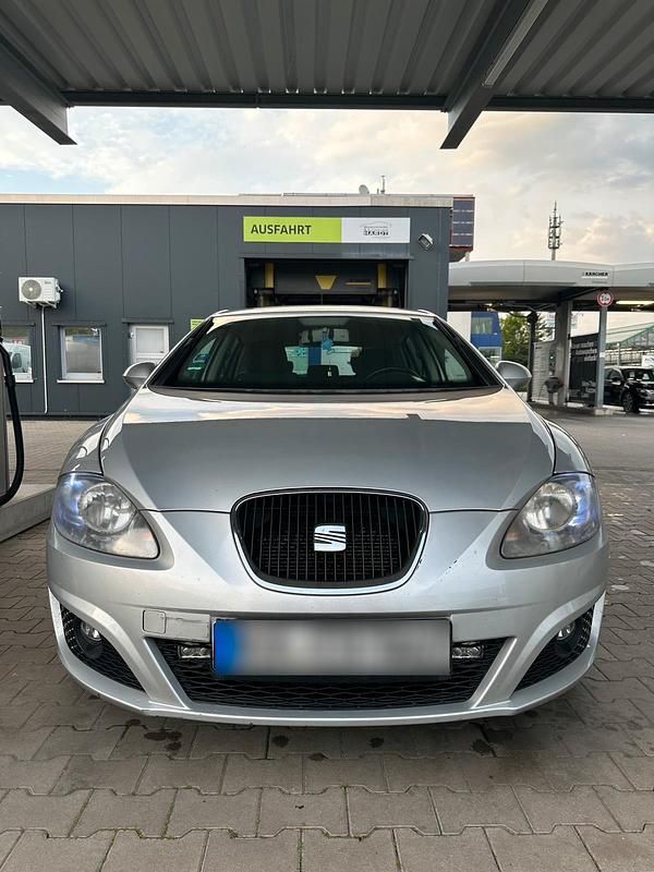Gebraucht Seat Leon 105 PS (77 kW) 2011 Silber Kleinwagen