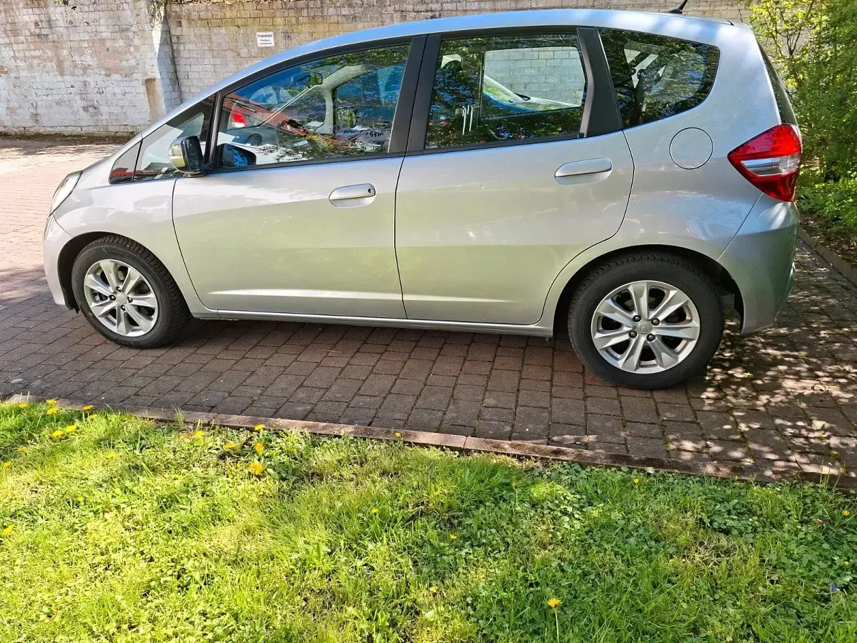 Gebraucht Honda Jazz 98 PS (72 kW) 2011 Silber Kleinwagen