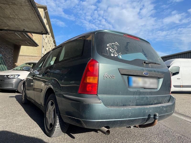 Gebraucht Ford Focus 116 PS (85 kW) 2003 Blau Kombi