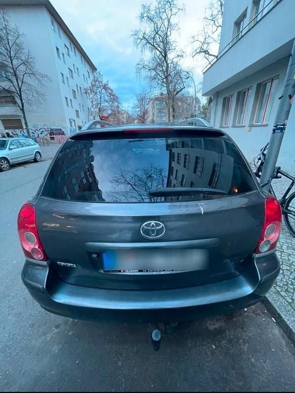 Silber Gebraucht 2006 Toyota Avensis Limousine | 2.000 € - Bild 1/4