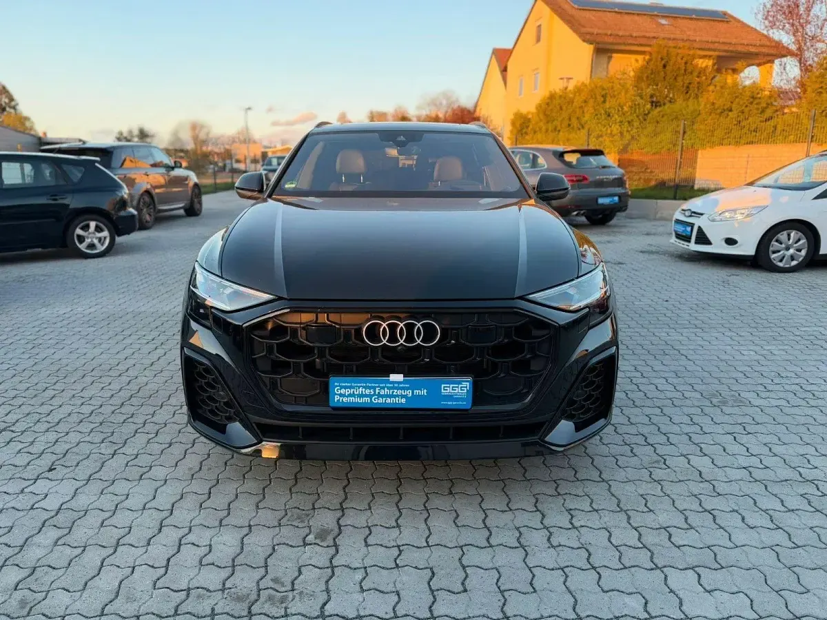 Gebraucht Audi Q8 Sport 340 PS (250 kW) 2024 Schwarz SUV