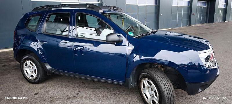 Grau Gebraucht 2017 Dacia Duster Ambiance SUV | 9.700 € (Fairer Preis) - Bild 1/4