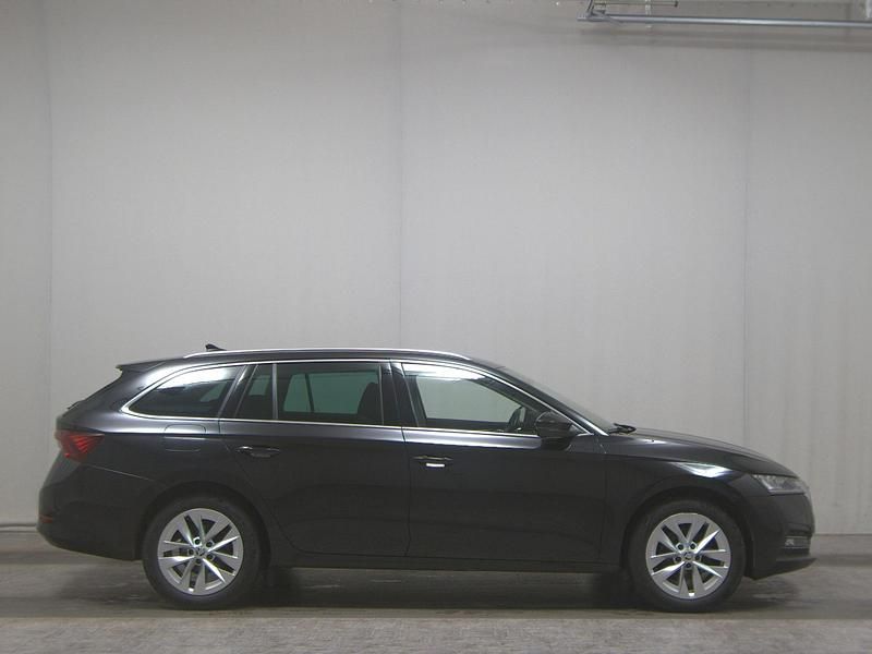 Schwarz Gebraucht 2023 Skoda Octavia Style Kombi | 15.980 € (Guter Preis) - Bild 1/4