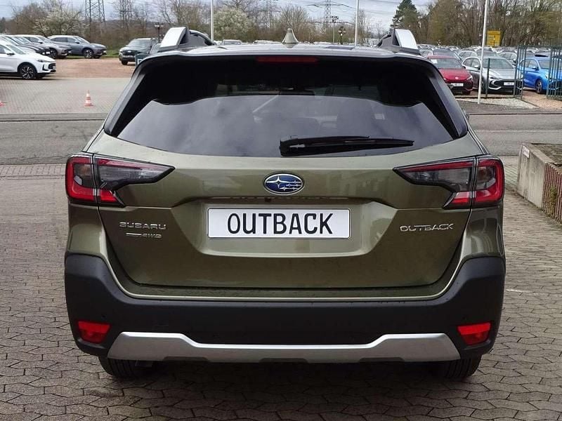 Neu Subaru Outback Platinum 169 PS (124 kW) 2026 Autumn green Kombi