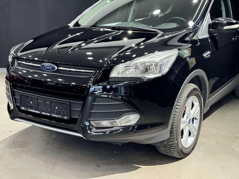Używany Ford Kuga SYNC Edition 150 KM (110 kW) 2016 Czarny SUV