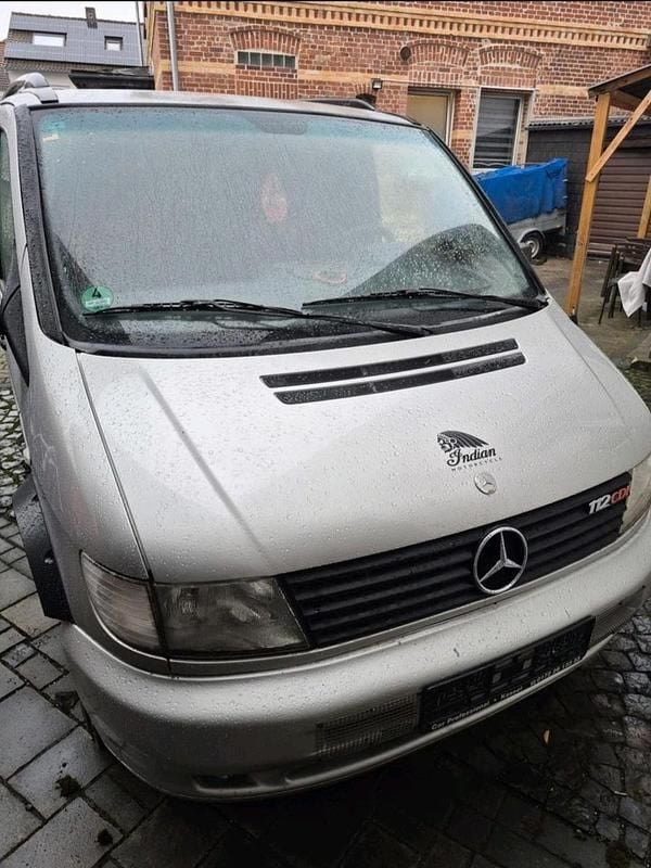 Silber Gebraucht 2002 Mercedes Vito Van | 3.000 € (Fairer Preis) - Bild 1/4