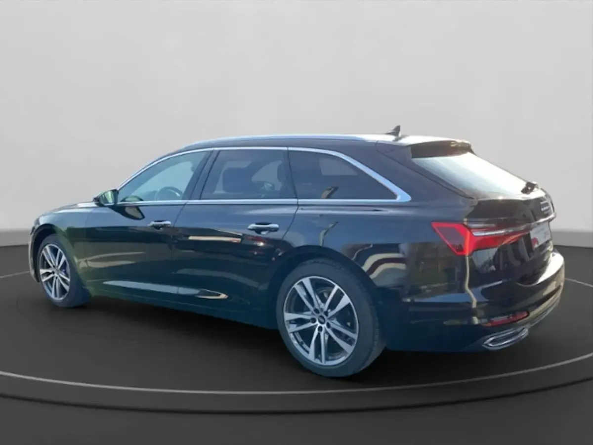 Gebraucht Audi A6 Ambiente 204 PS (150 kW) 2022 Mythosschwarz metallic Kombi