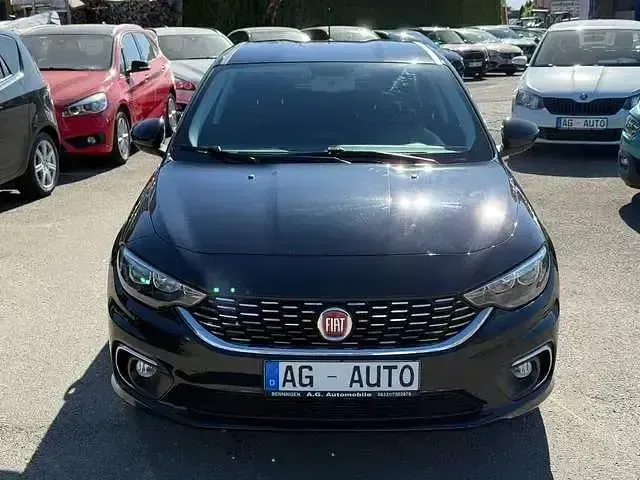 Gebraucht Fiat Tipo Lounge 120 PS (88 kW) 2018 Colore esterno (new nero) Kleinwagen
