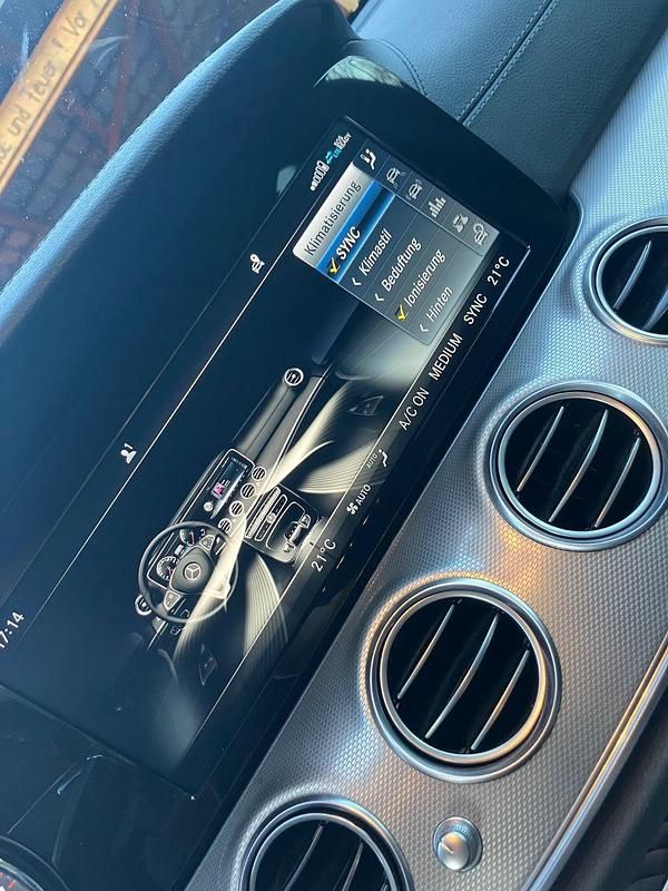 Gebraucht Mercedes E250 AMG line 211 PS (155 kW) 2017 Schwarz Kombi