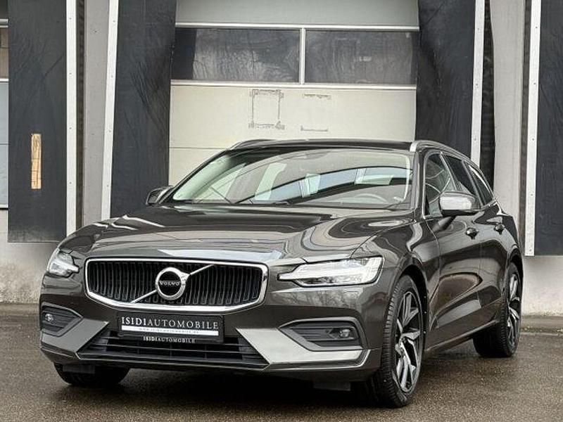 Grau Gebraucht 2020 Volvo V60 Momentum Kombi | 25.900 € (Guter Preis) - Bild 1/4