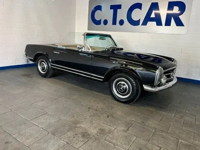 Gebraucht Mercedes 230 150 PS (110 kW) 1965 Schwarz Cabrio